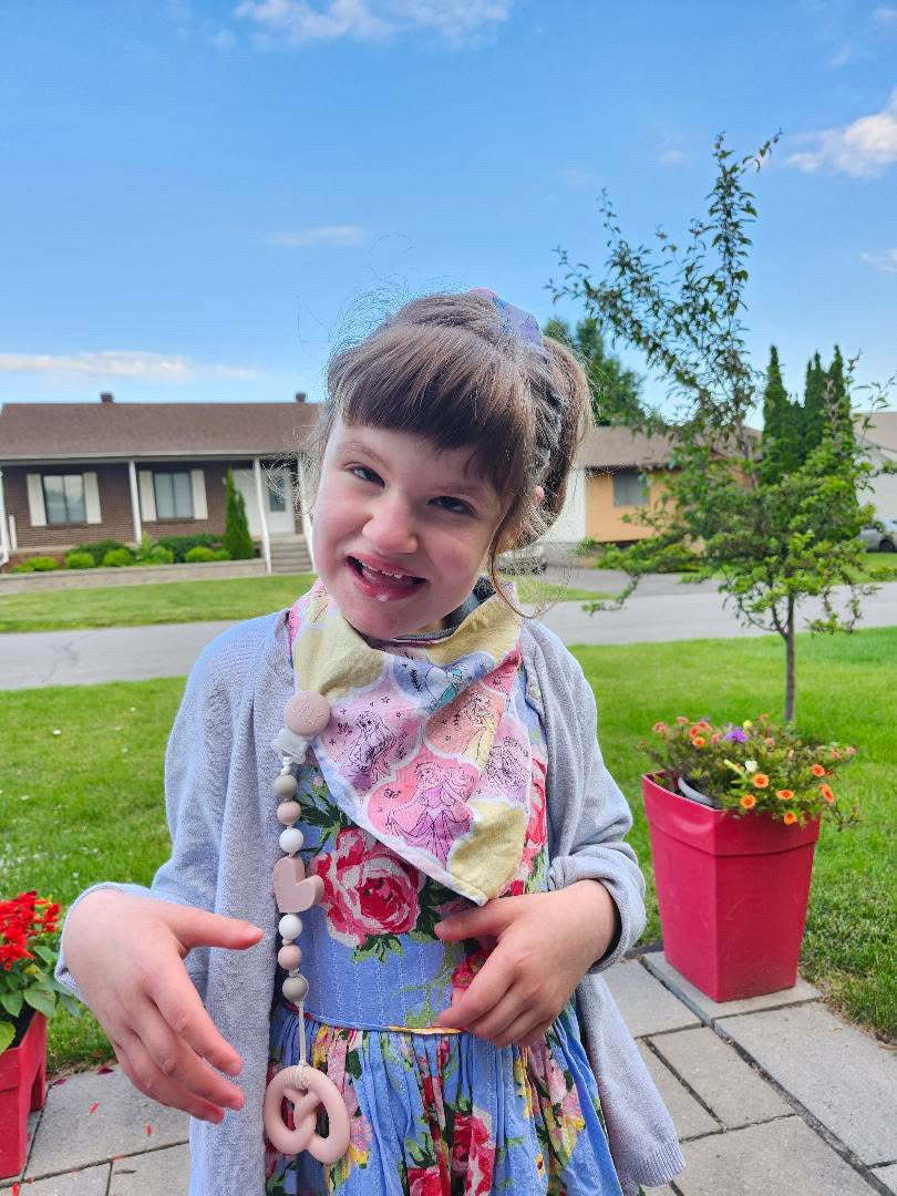 Bavoir adapté personnalisé | Fait à la main au Québec