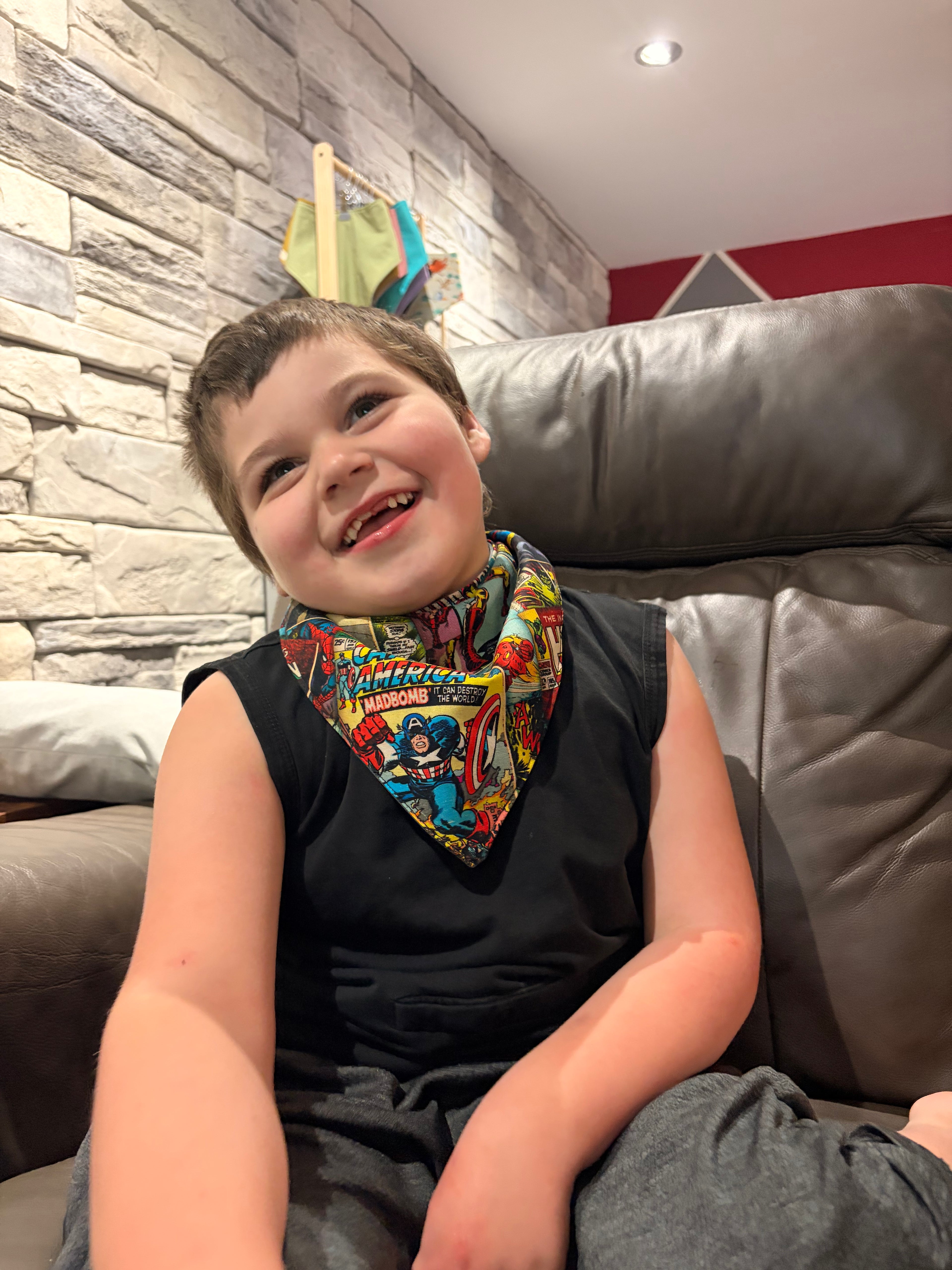 Bavoir adapté | Héro de BD Rétro | Prêt à partir