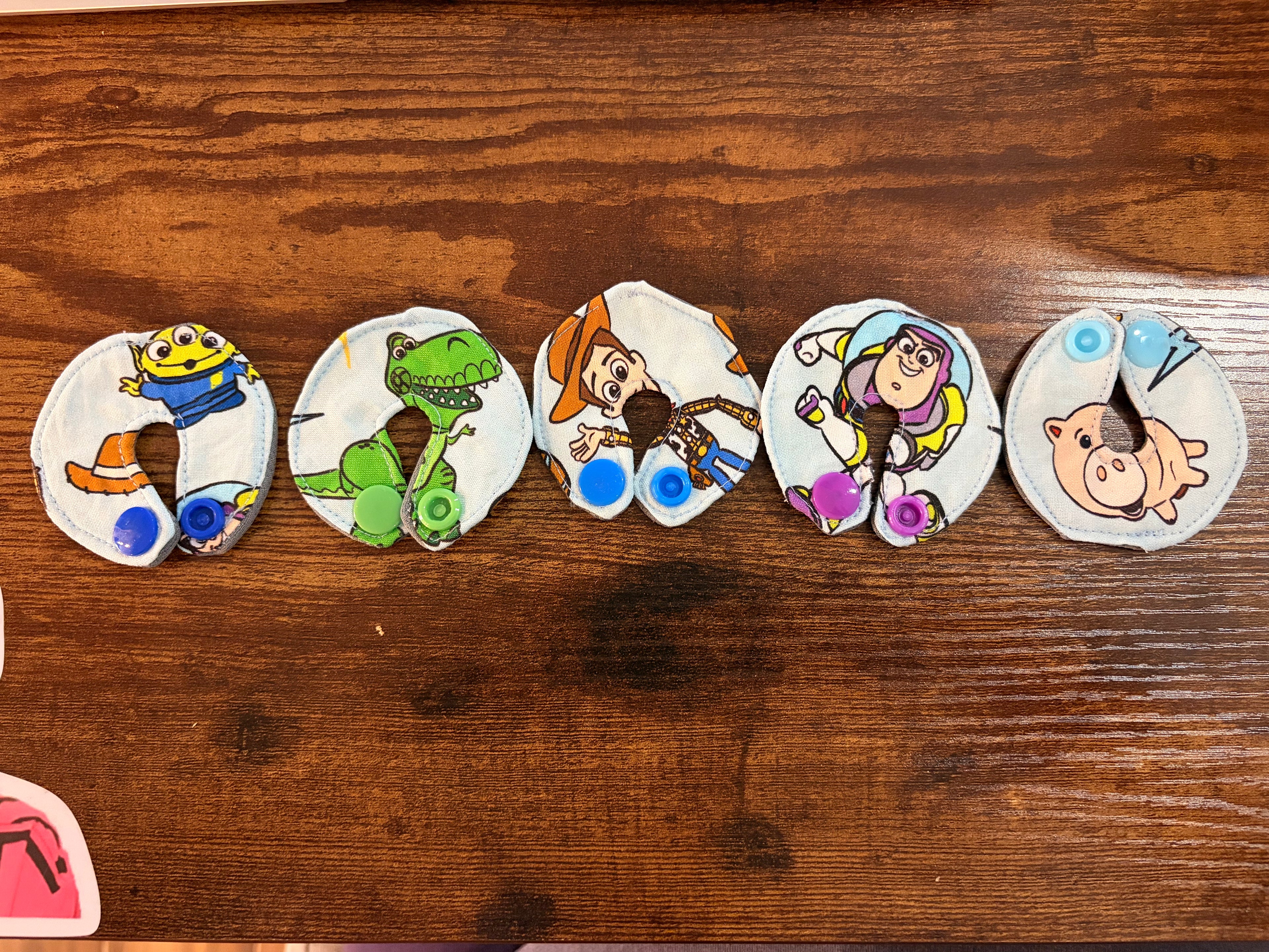 Pads de Gastrostomie Toy Story | Fin de série | Prêt à partir
