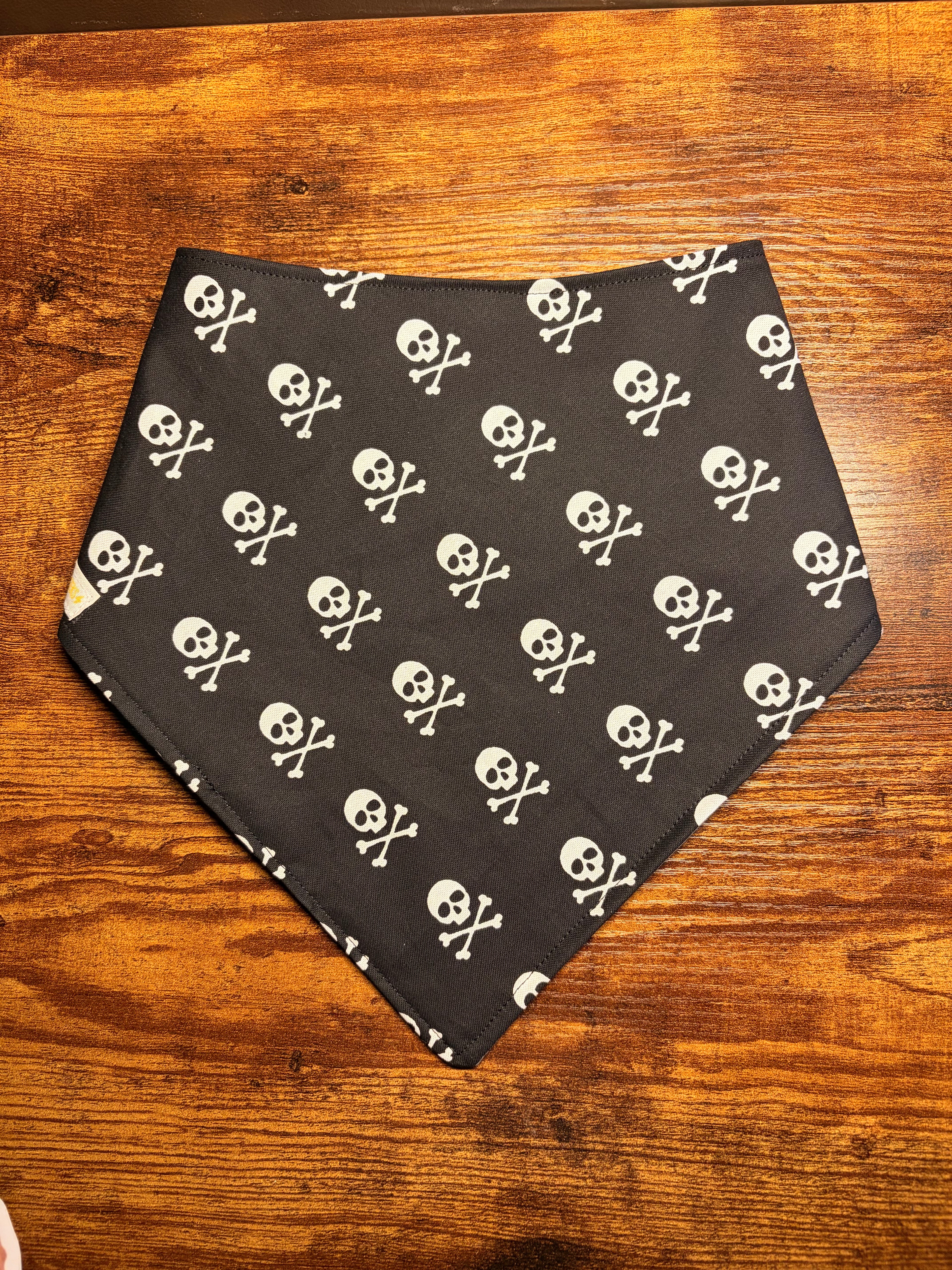 Bavoir adapté | Pirate | Prêt à partir