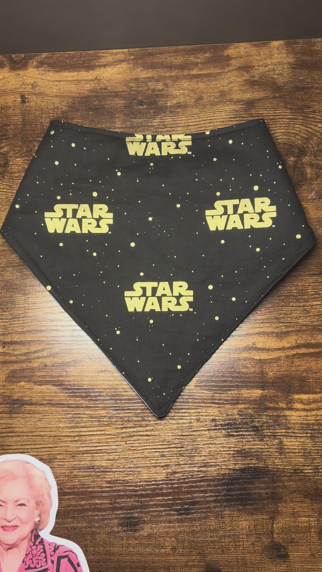 Bavoir adapté | Star Wars noir et or | Prêt à partir